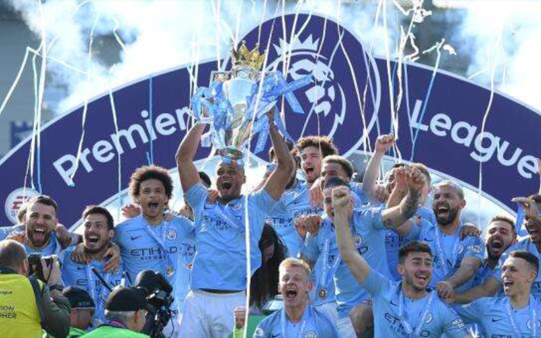 他通过中路 他通过中路