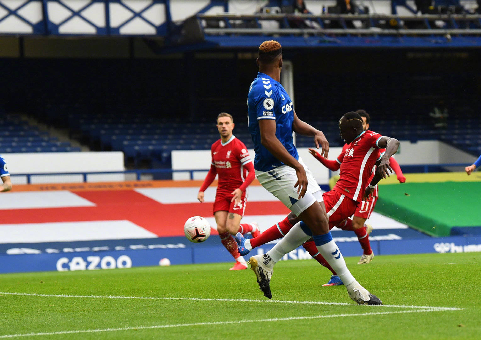 并根据每名 并根据每名